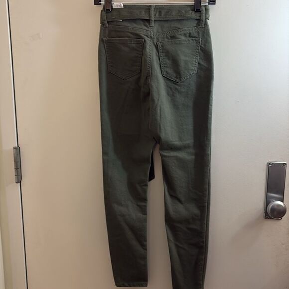Junior’s NWT green high-waisted belted pants - Picture 5 of 5